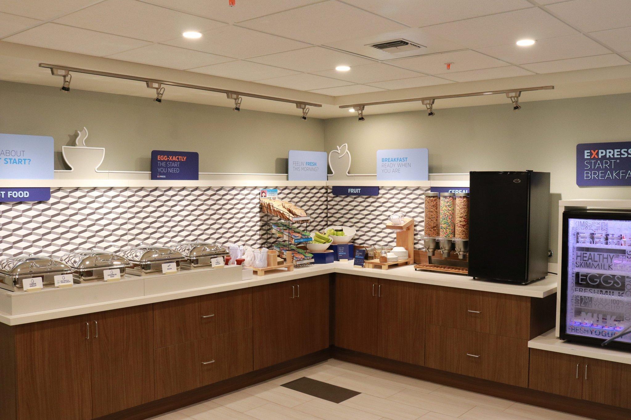סי טק Holiday Inn Express Seattle - Sea-Tac Airport By Ihg מראה חיצוני תמונה
